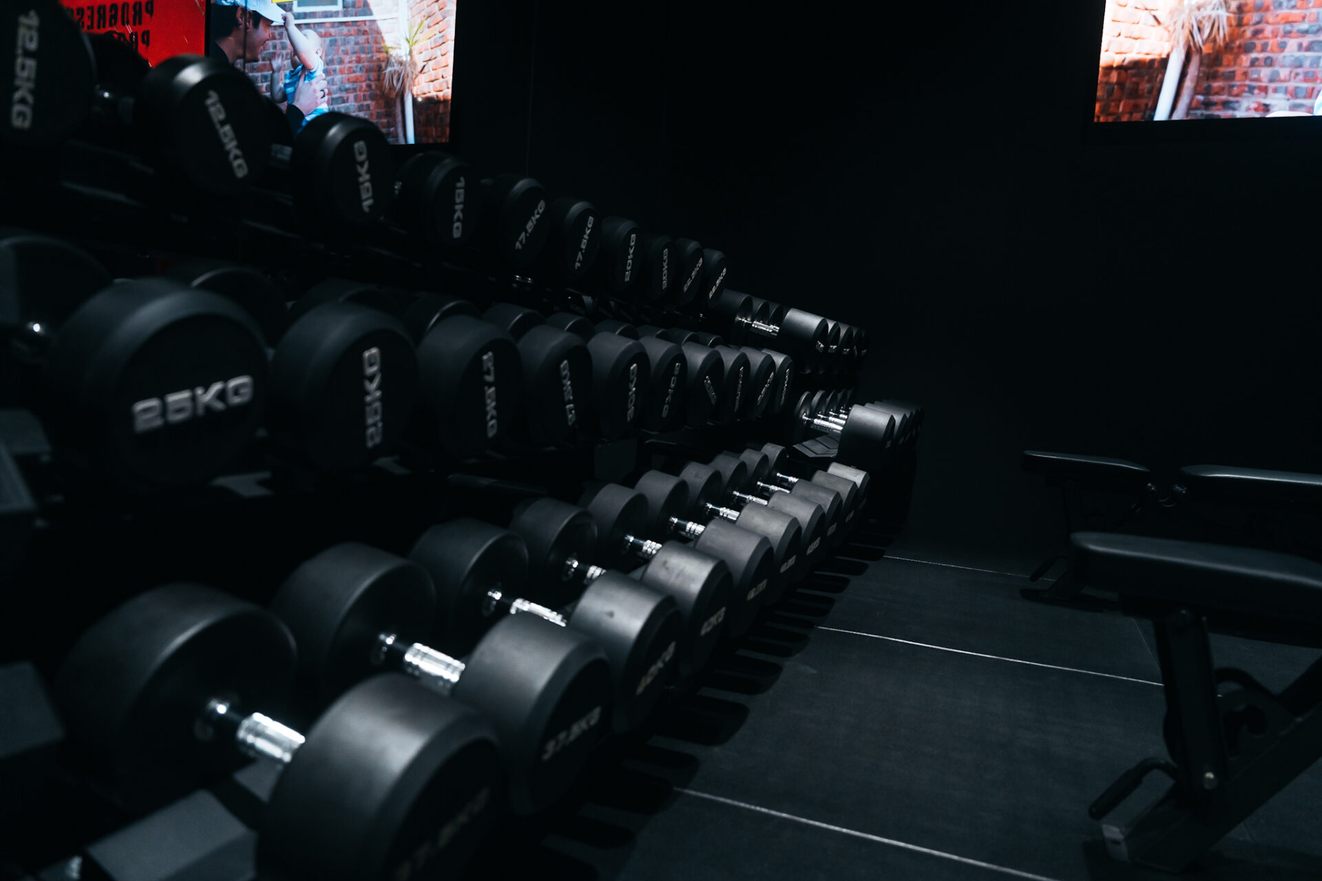 ダンベルとバーベル、目的別に使い分けよう！｜新潟市中央区女池の24時間ジム GEEKFIT. MEIKE