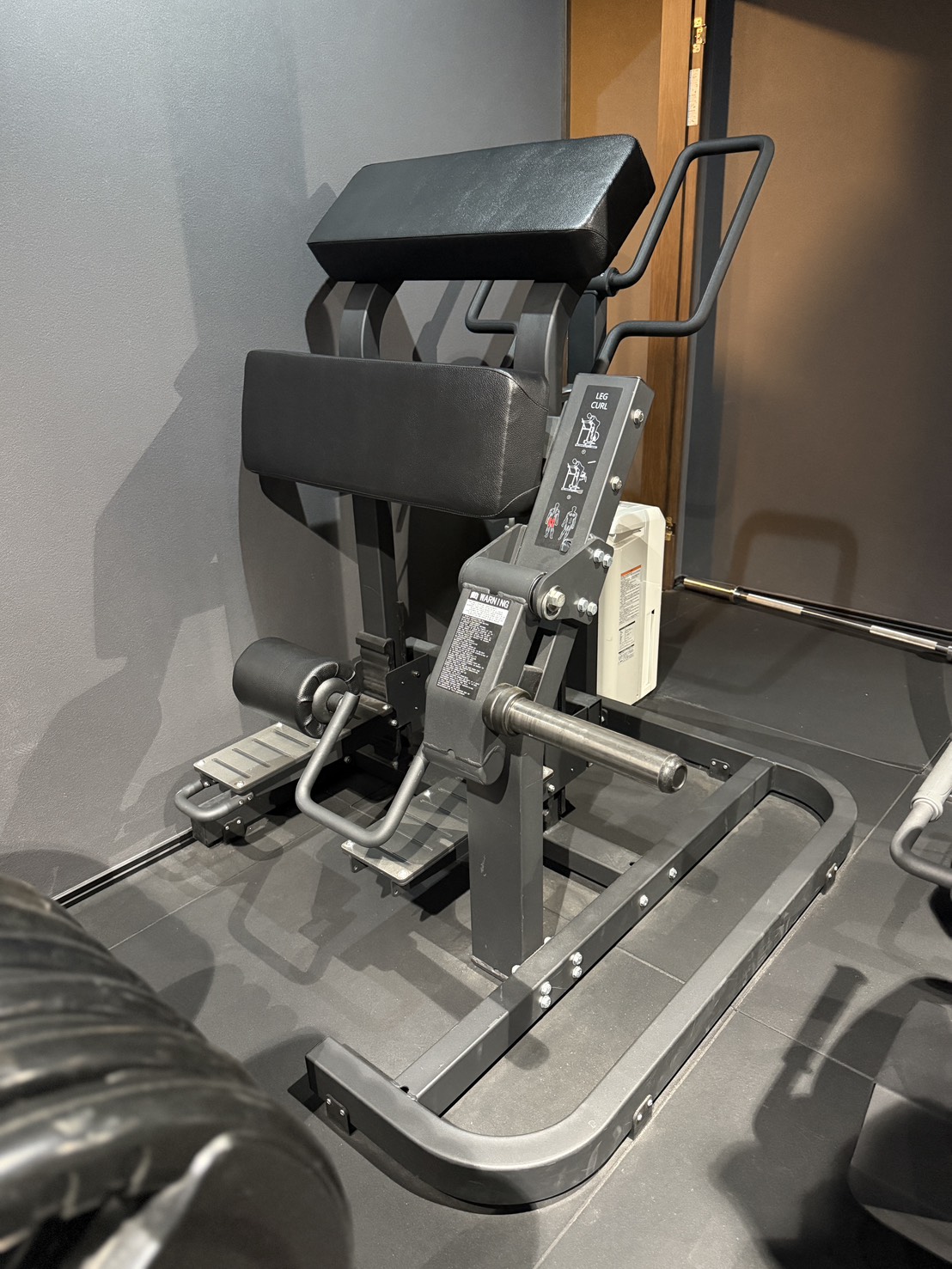 ニーリングレッグカール