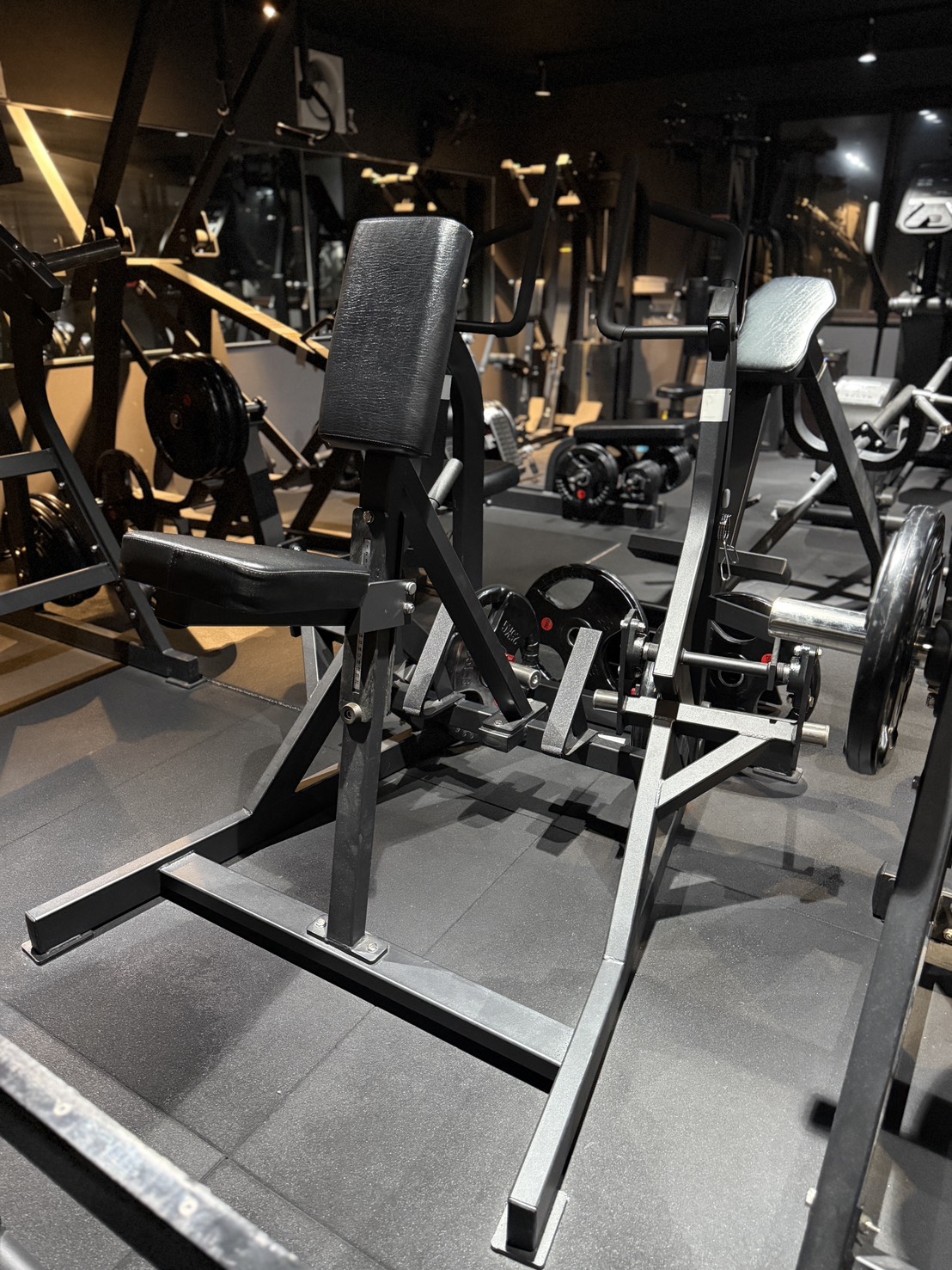 アイソラテラレルロウ