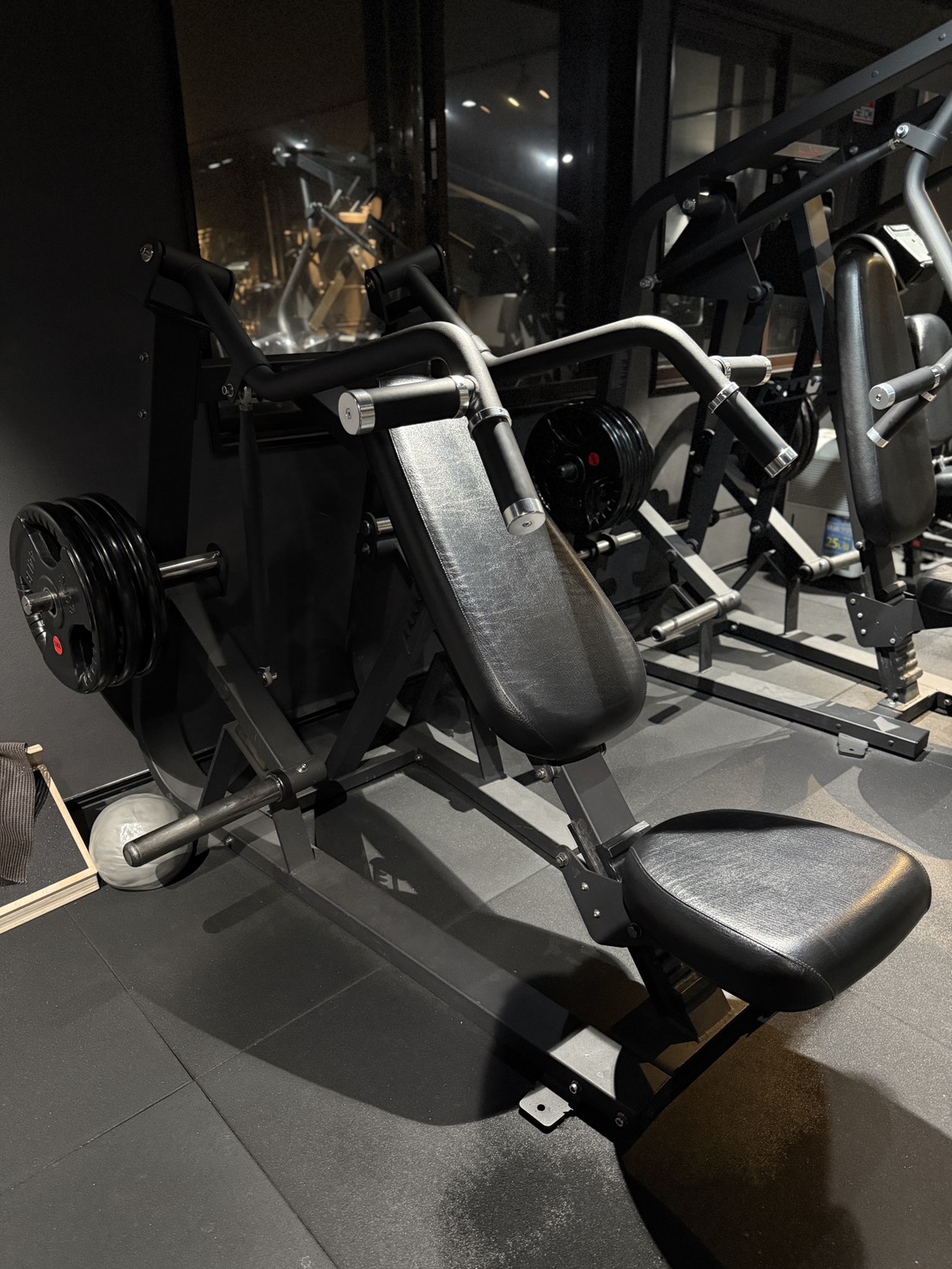 インクラインチェストプレス