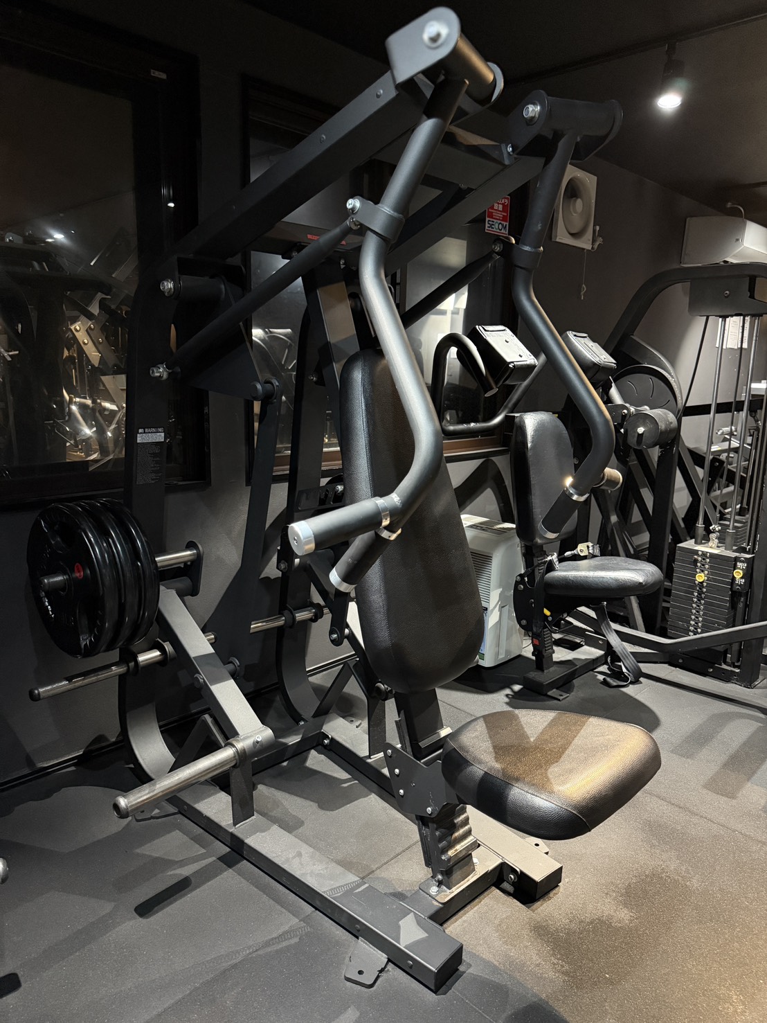 バーティカルチェストプレス