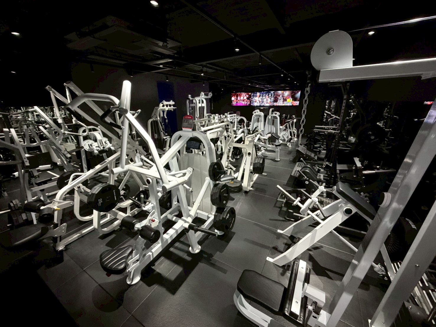 筋トレ中に音楽を聞くと効果は変わる？｜新潟市中央区女池の24時間ジム GEEKFIT. MEIKE