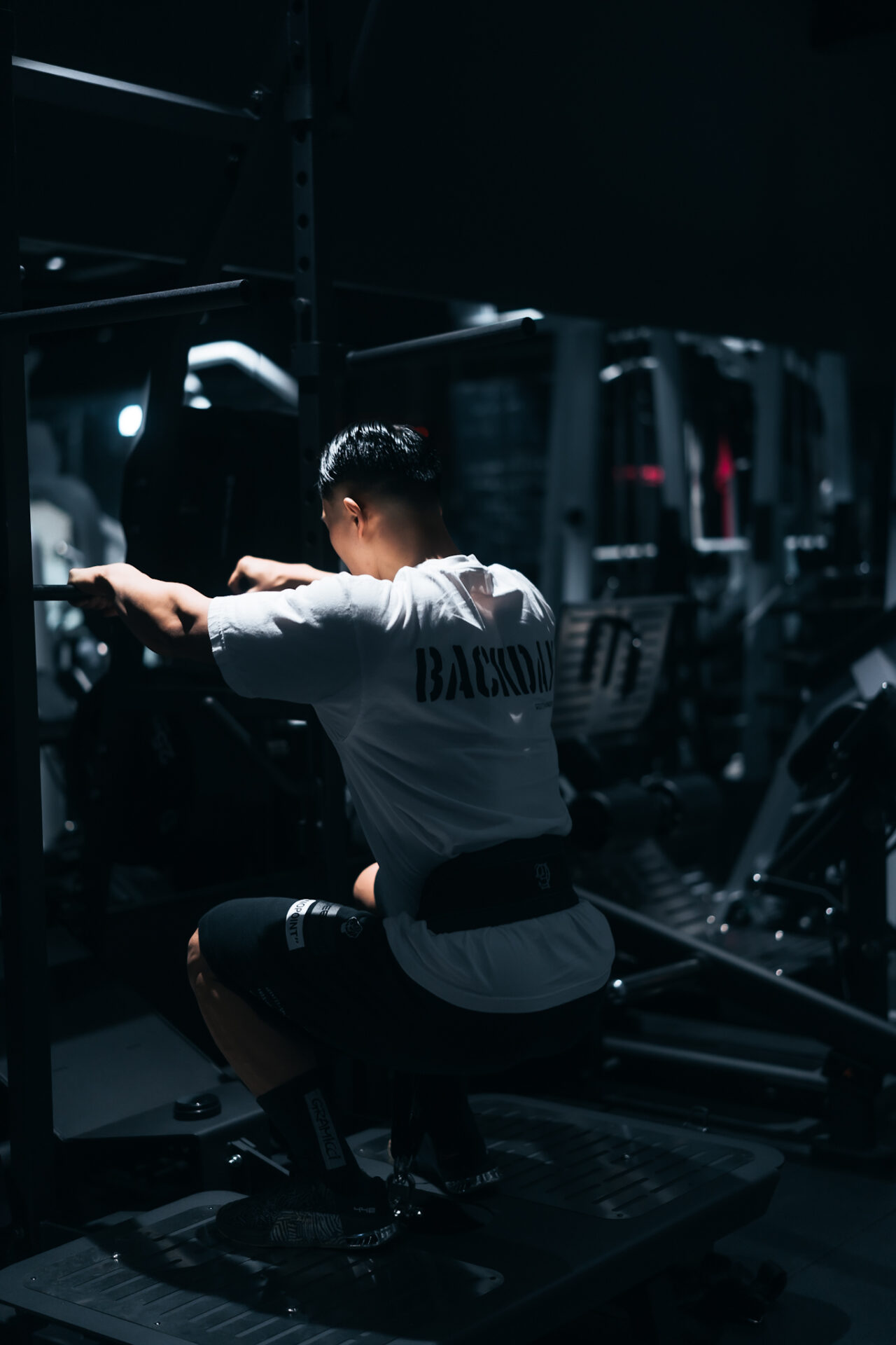 あなたはどっち派？スクワットのハイバー＆ローバーの特徴と選び方を解説｜新潟市中央区女池の24時間ジム GEEKFIT. MEIKE