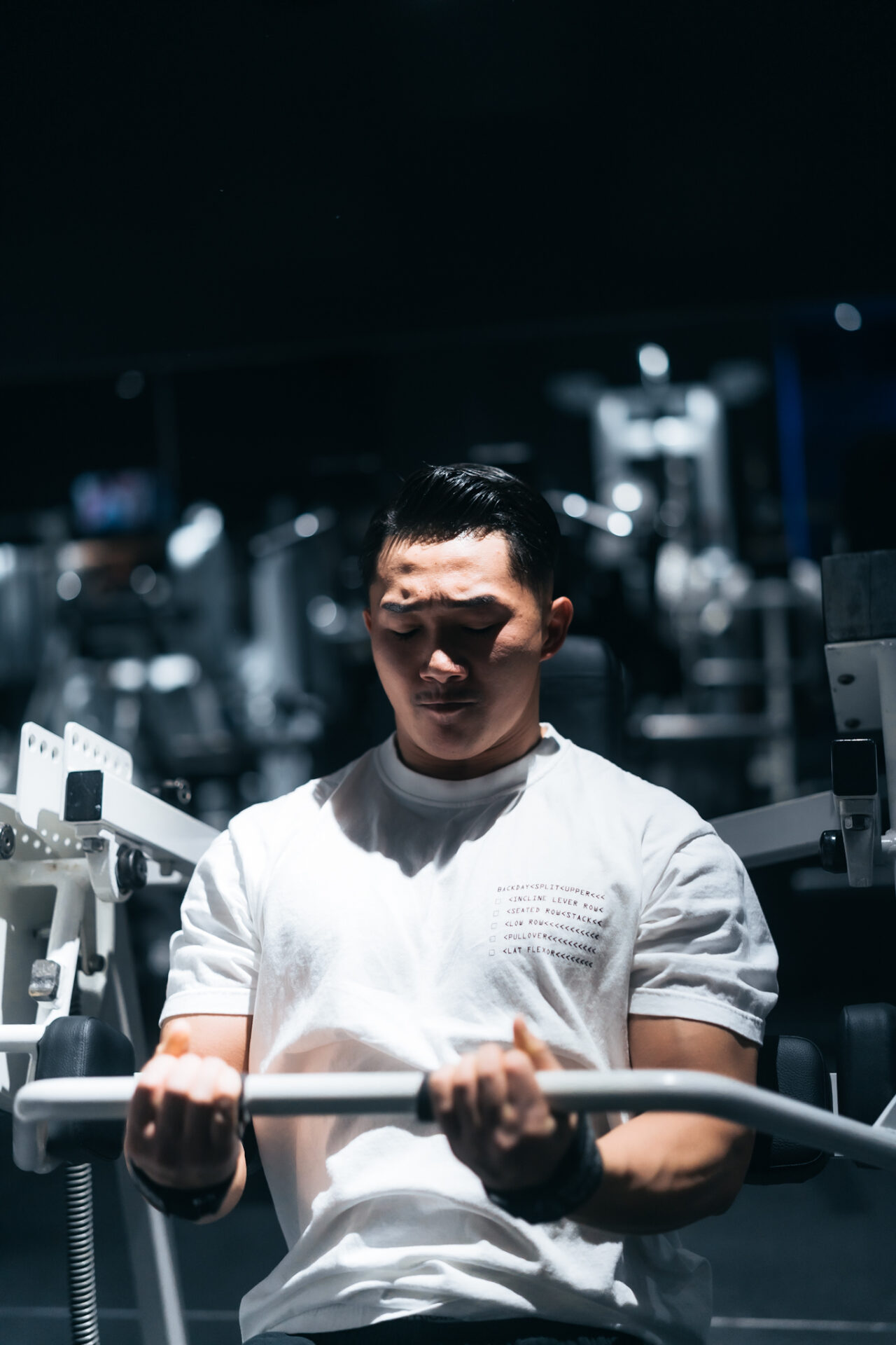 プルオーバーは背中？胸？効く部位とマシンの使い方を解説｜新潟市中央区女池の24時間ジム GEEKFIT. MEIKE