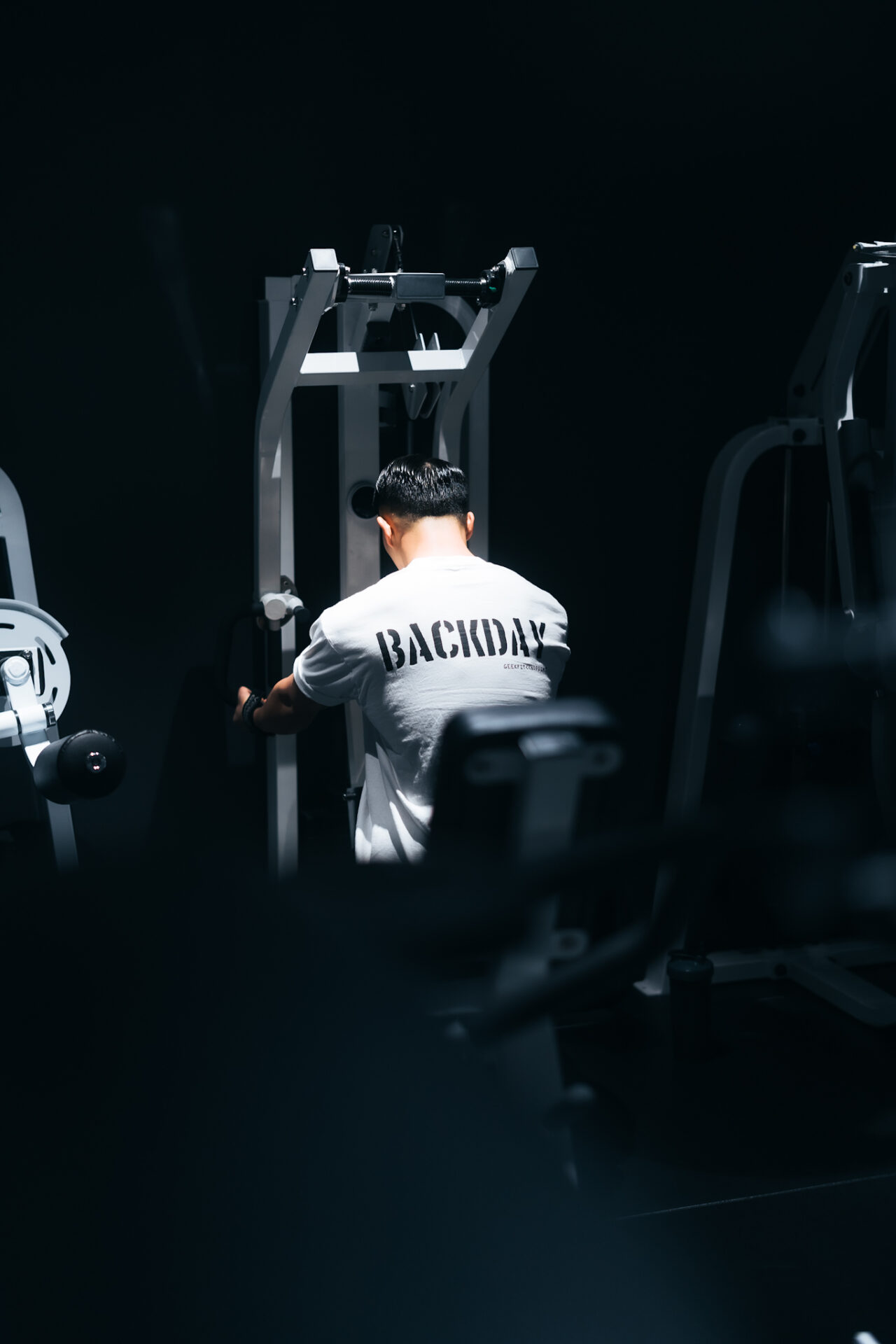 背中の厚みはどう作られる？立体感のある背中を作るトレーニングの考え方｜新潟市中央区女池の24時間ジム GEEKFIT. MEIKE