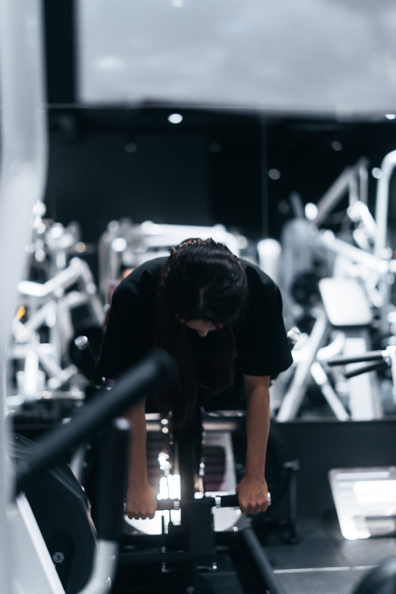 デッドリフトはどこに効く？初心者が間違えやすいポイントと正しい効かせ方｜新潟市中央区女池の24時間ジム GEEKFIT. MEIKE