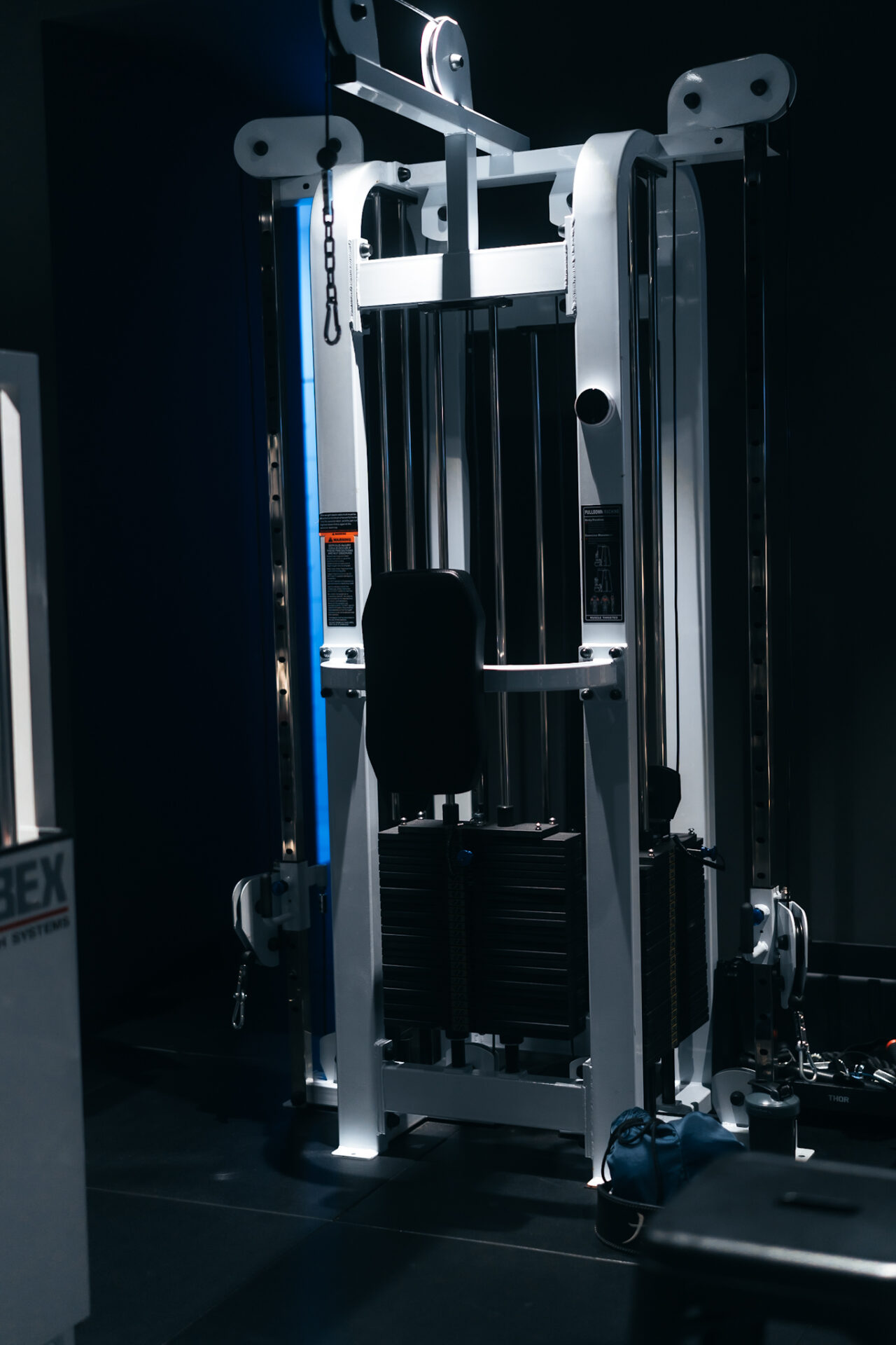 ケーブルマシンの使い方は？筋トレ効果を最大化する「逃げない負荷」の秘密｜新潟市中央区女池の24時間ジム GEEKFIT. MEIKE　