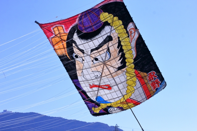 凧が飛ぶには、風だけじゃない。身体を「支える」ことと筋トレの関係｜｜新潟市中央区女池の24時間ジム GEEKFIT. MEIKE　